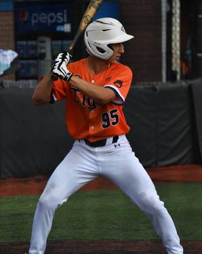 Luca Zucaro in motion on the field